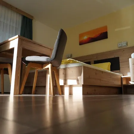 Pensión Klampferer 3*